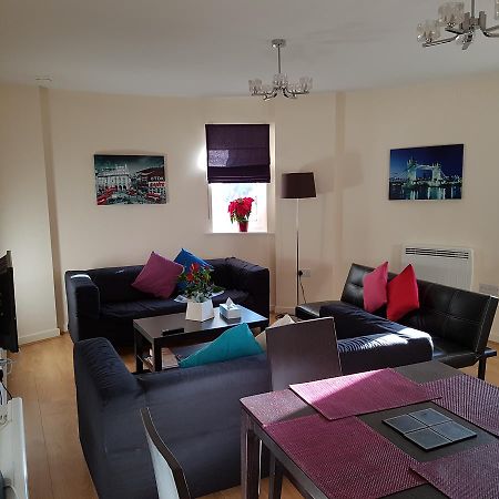 Two Bedrooms, Two Bath, Up To 3 Beds 1 Sofa - Slough Windsor Legoland Esterno foto