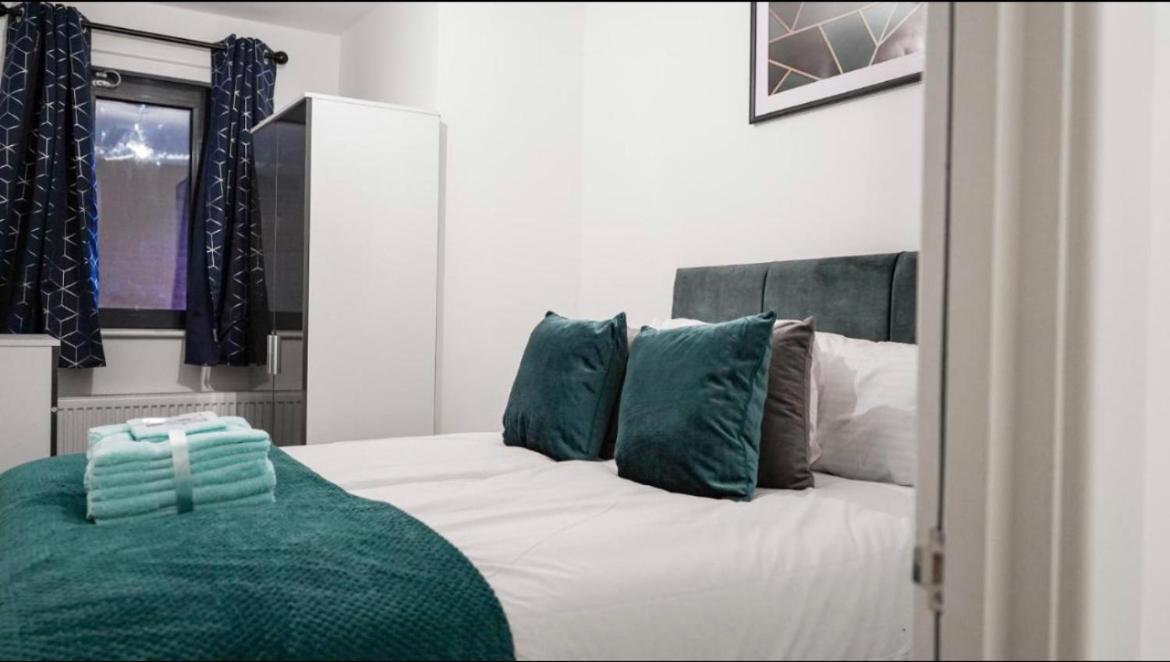 Two Bedrooms, Two Bath, Up To 3 Beds 1 Sofa - Slough Windsor Legoland Esterno foto